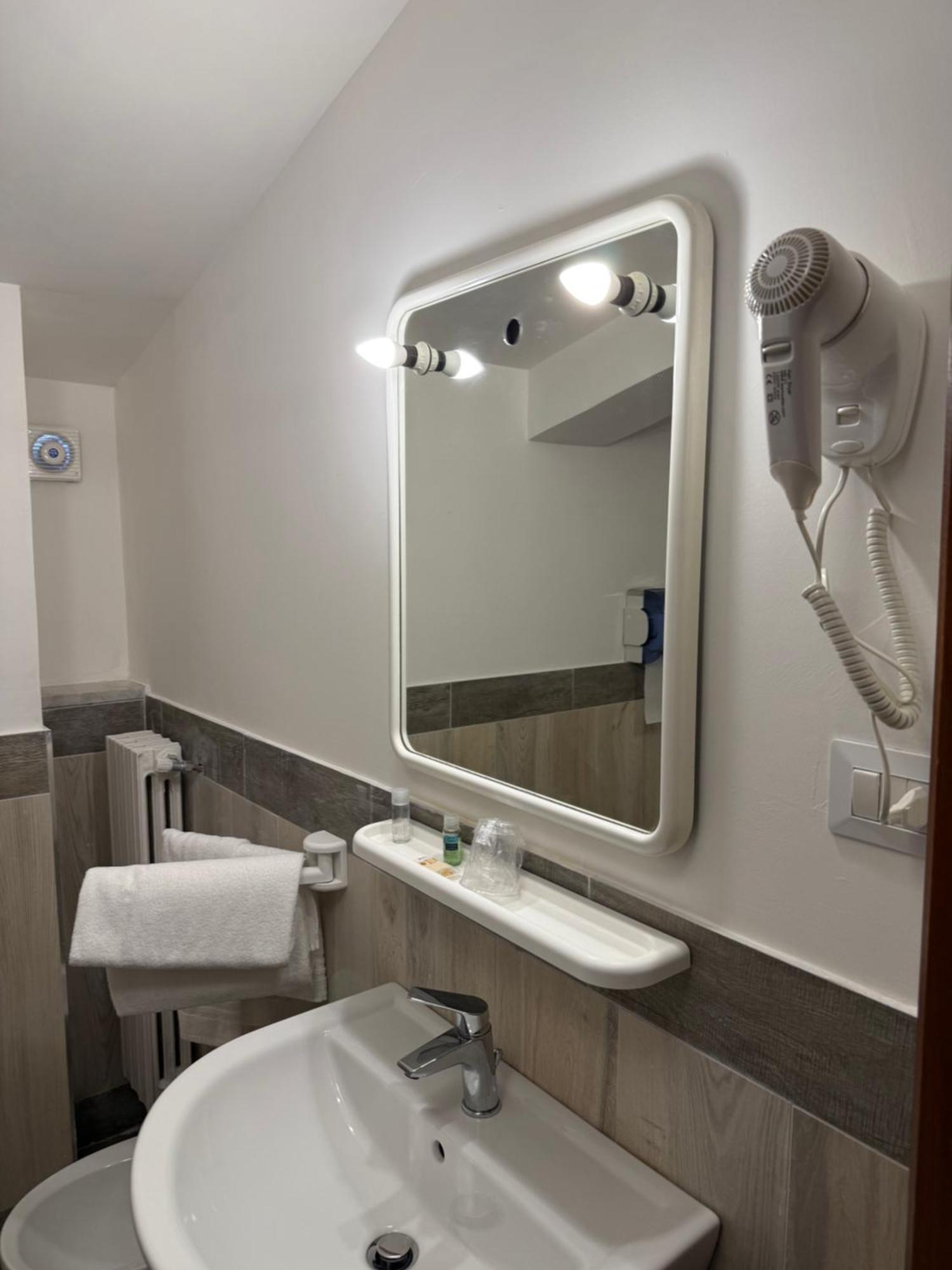 Cristal Hotel Manocalzati Zewnętrze zdjęcie